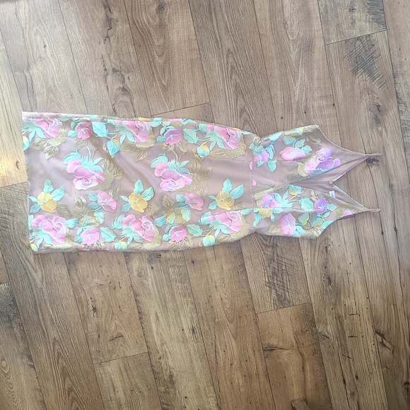 Dress the Population Floral Embroidered Dress - Picture 3 of 6